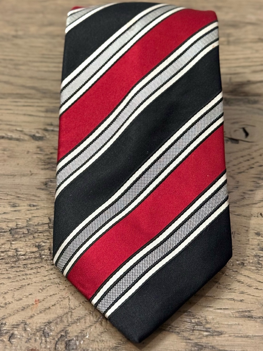 Donald Trump Striped Red and Black Men's Tie — Elegant Formal Accessory